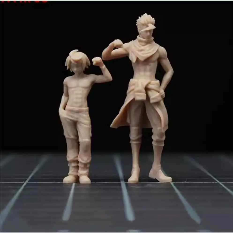 2 Pieces Resin 1/100 1/144 Miniatures Anime  Figures Model Sand Scene Props  Hand DIY Cars Vehicle Toys Dioramas Cartoon Figure