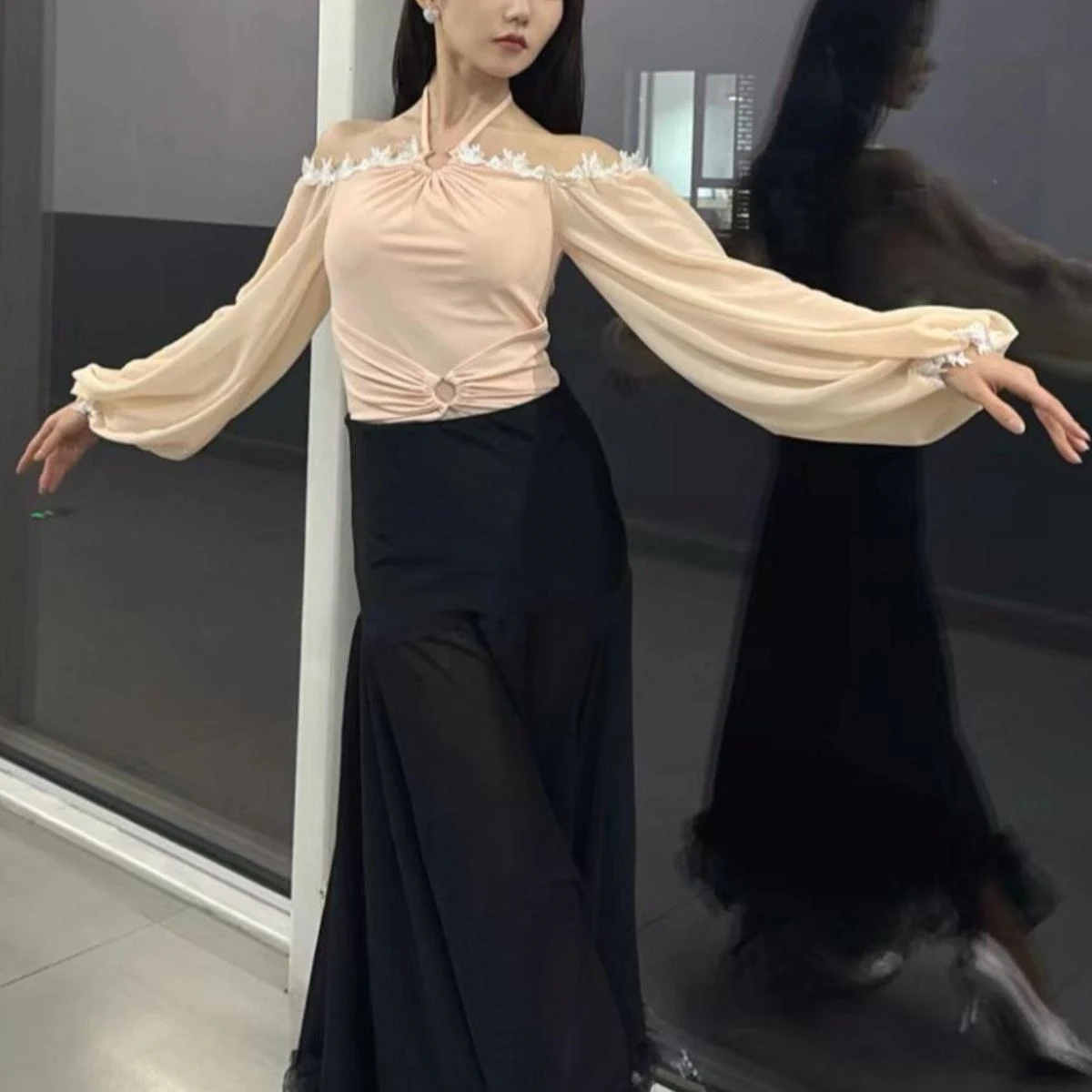 ห้องบอลรูมเต้นรําเสื้อผ้าผู้หญิงฝึกเสื้อสีดําเต้นรําบอลรูมกระโปรงผู้ใหญ่ Waltz เครื่องแต่งกายเต้นรําละติน BL14295