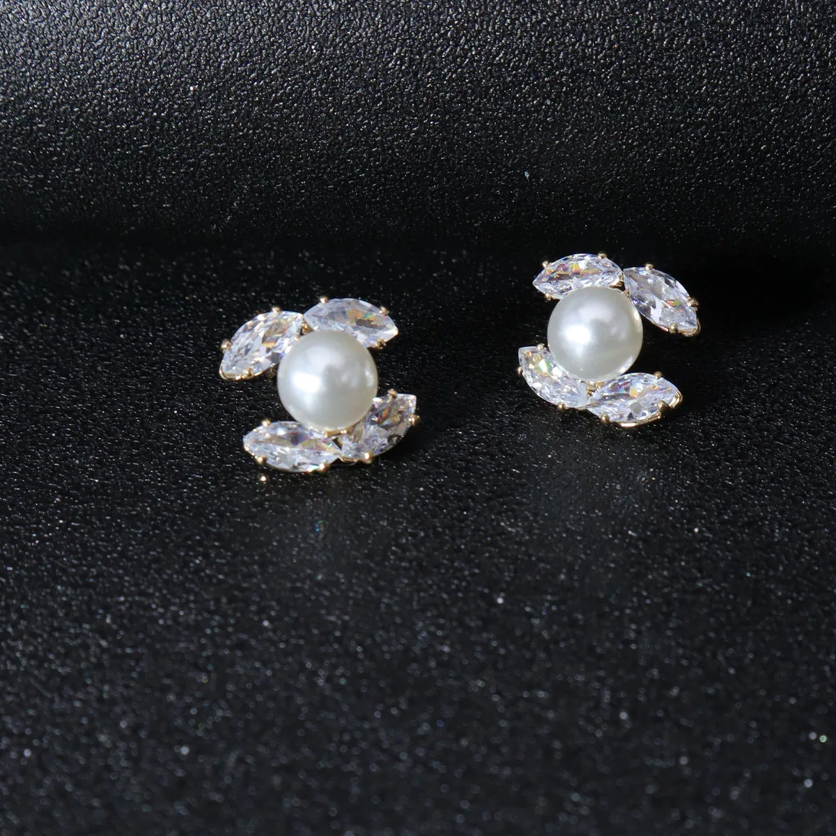 1 زوج/أزياء الزركون مطعمة اللؤلؤ أقراط المرأة لامعة الوردي الأقراط الإكسسوار اليومي