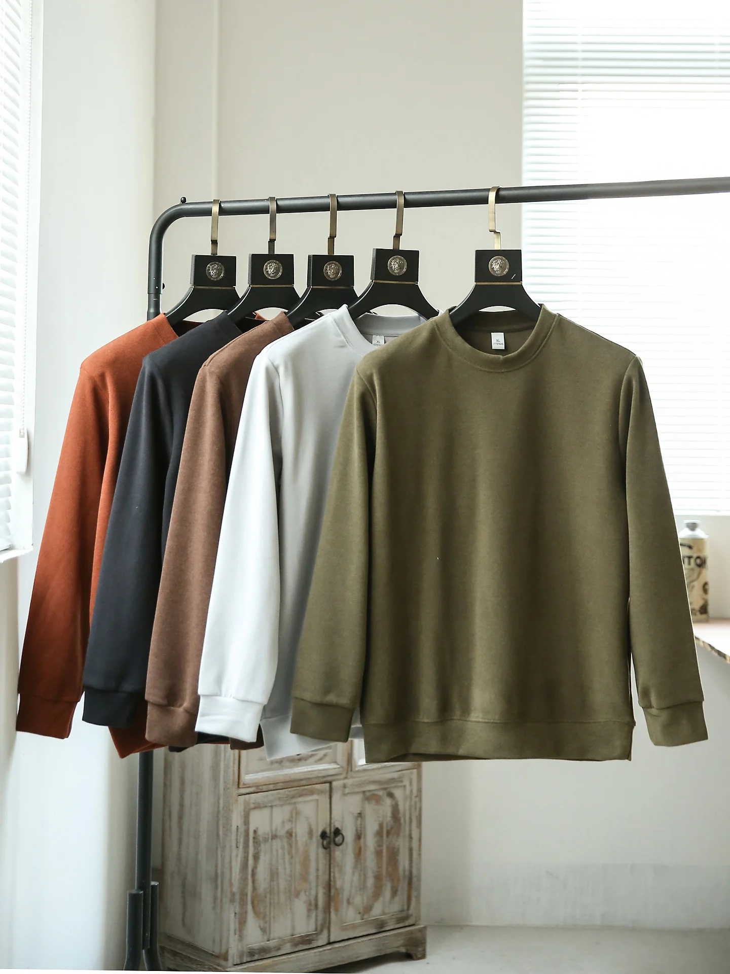 

Новая осенне-зимняя коллекция: комфортный, мягкий мужской свитшот с круглым вырезом, модный, теплый, эластичный топ.