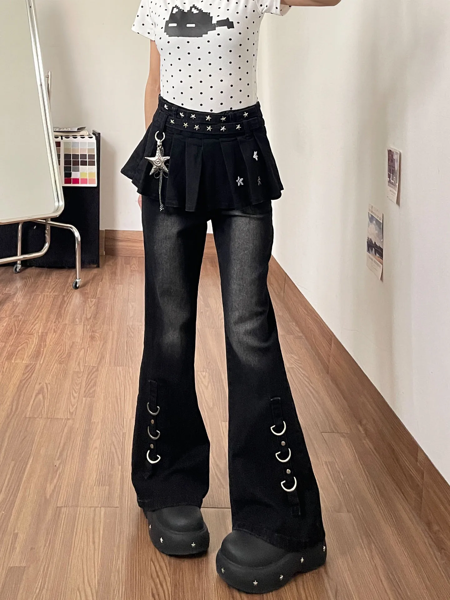 

American Style Slimming Micro Flared Jeans Women's Spring 2026 New Light Wash High Waist Bell Bottoms False Two-Piece Denim