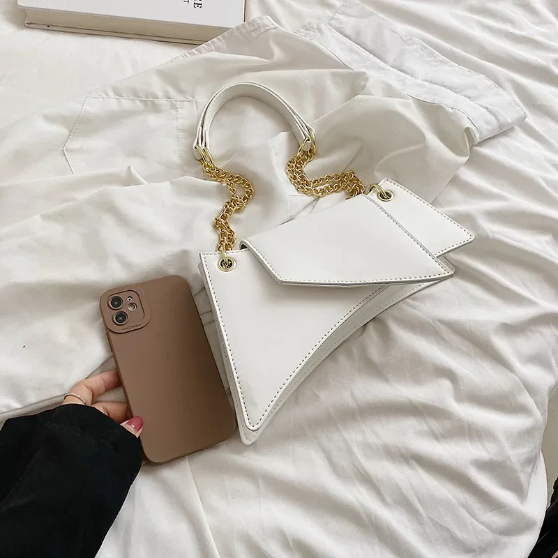 おしゃれなチェーンショルダーの小さなスクエアバッグ、スタイリッシュなPUクロスボディハンドバッグ、女の子向けの個性的なトレンドアクセサリー