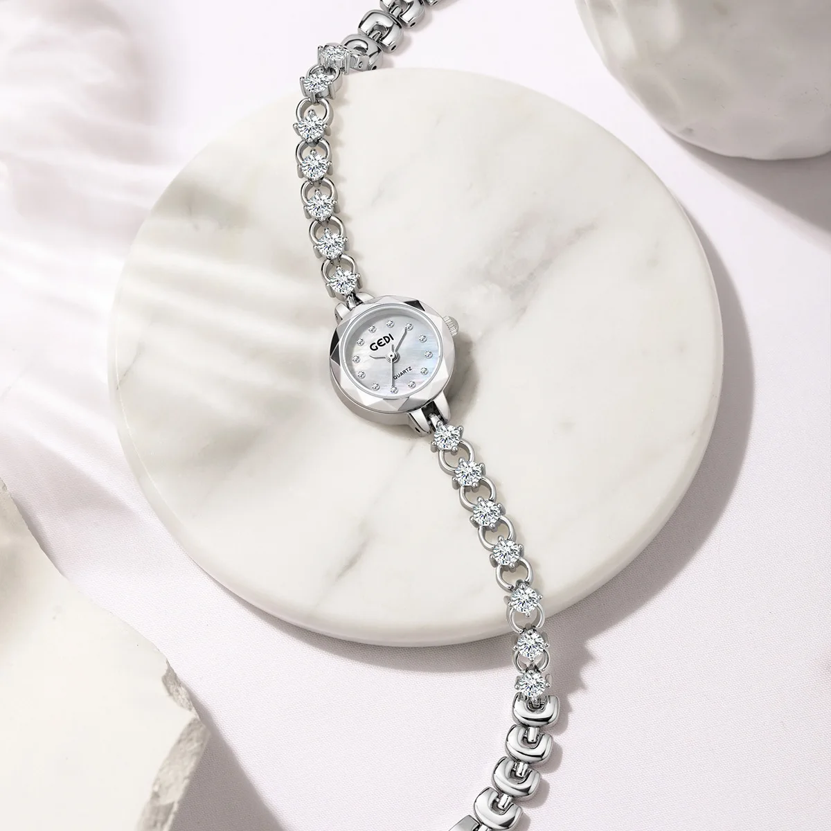 UTHAI CQ467 Light luxury bracelet style Women watch, Beimu fashion trend temperament, quartz watch，watches for woman ﻿