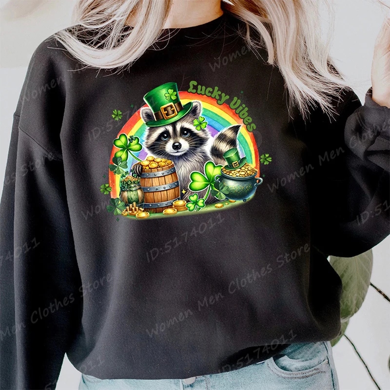 Felpe senza cappuccio Racoon Lucky Vibes per il giorno di San Patrizio Felpe personalizzate creative casual da donna Pullover autunno inverno