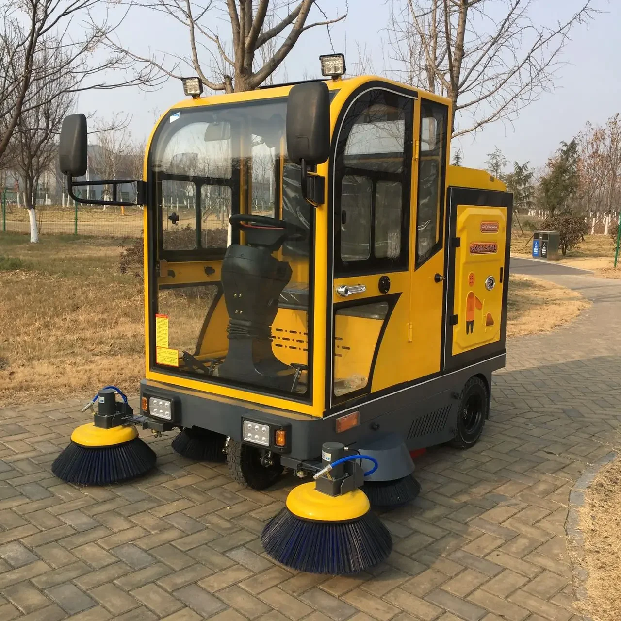 YG Customized Portable Ride On Electric Sweeper Floor Cleaning Machine Floors Floor Sweeper Washing Machine