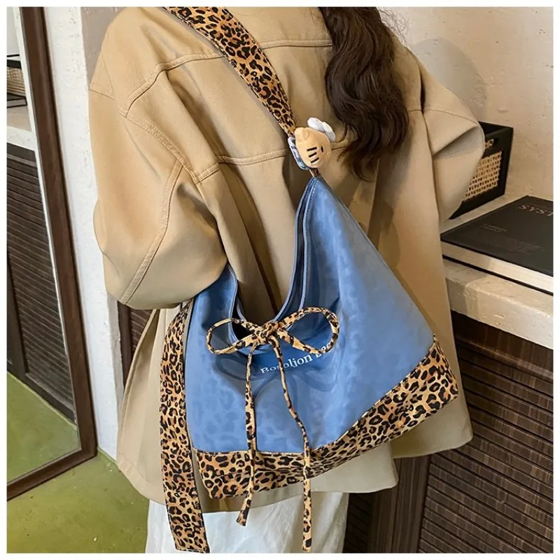 

Dashing Individual Popular Design Shopping Bag Bag Presbyopic Printing Commuting Bag Suitable On A Coffee Date With Friends