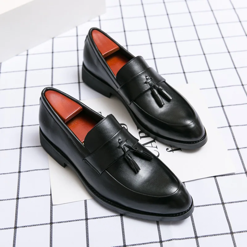 Men Dress Shoes Gentlemen British style Paty Leather Wedding Shoes Men Flats Leather Oxfords Formal Shoes Loafers Zapatos Hombre