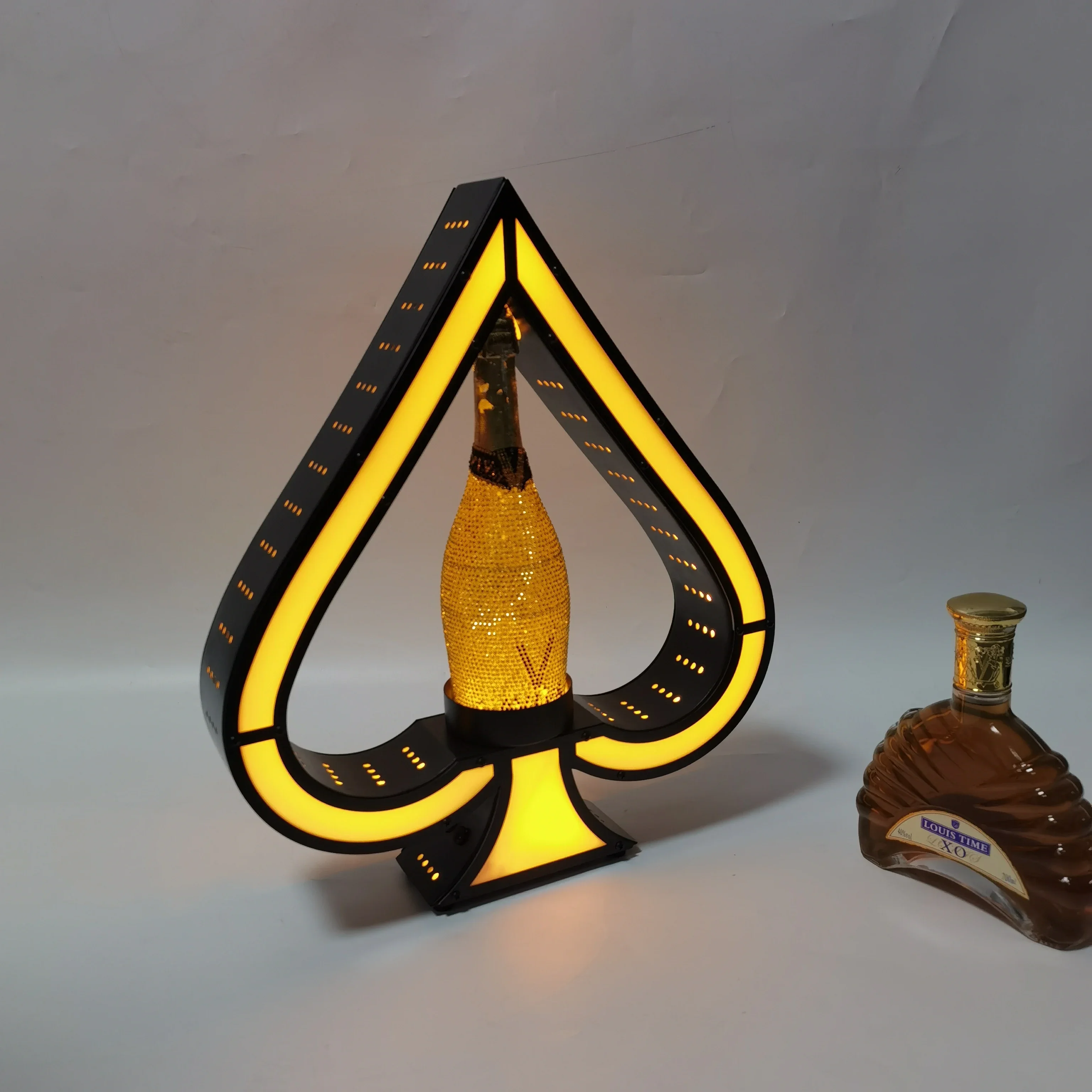 NONE Dekanter im französischen Stil, leicht, luxuriös, für den Haushalt, Weinschrank, Ornament, raffiniertes dekoratives Kunstwerk, eleganter Weinhalter 6