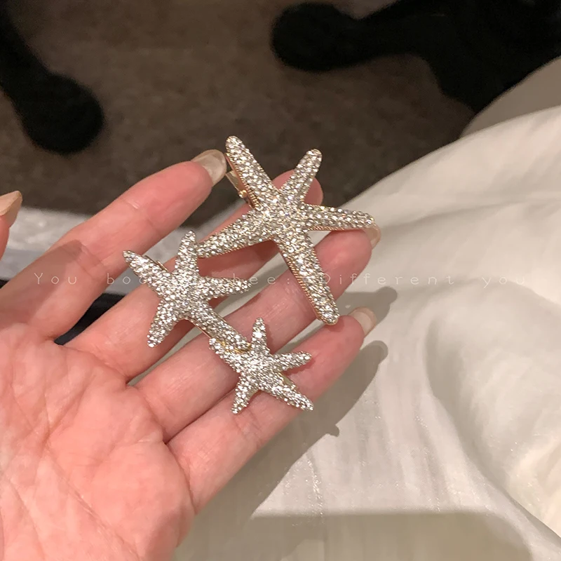 Sparkling Starfish Hair Clip for Women - Unique Zircon Design, Perfect for Side Bangs, Adds a Touch of Elegance to Your Look.