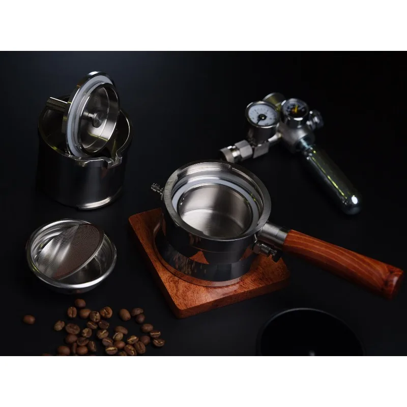Portable Pneumatic Espresso Maker - 58mm Basket with Pressure Relief Valve, Preheating Cover & Compact Stand for Camping