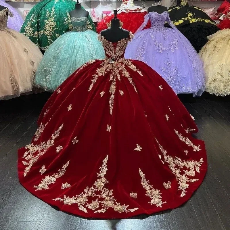 فساتين ANGELSBRIDEP-Quinceanera مع رأس ، ثوب كرة بورجوندي ، مطرز بالخرز الذهبي ، دانتيل فراشة ، عمر 15 عامًا ، فساتين حفلات عيد ميلاد