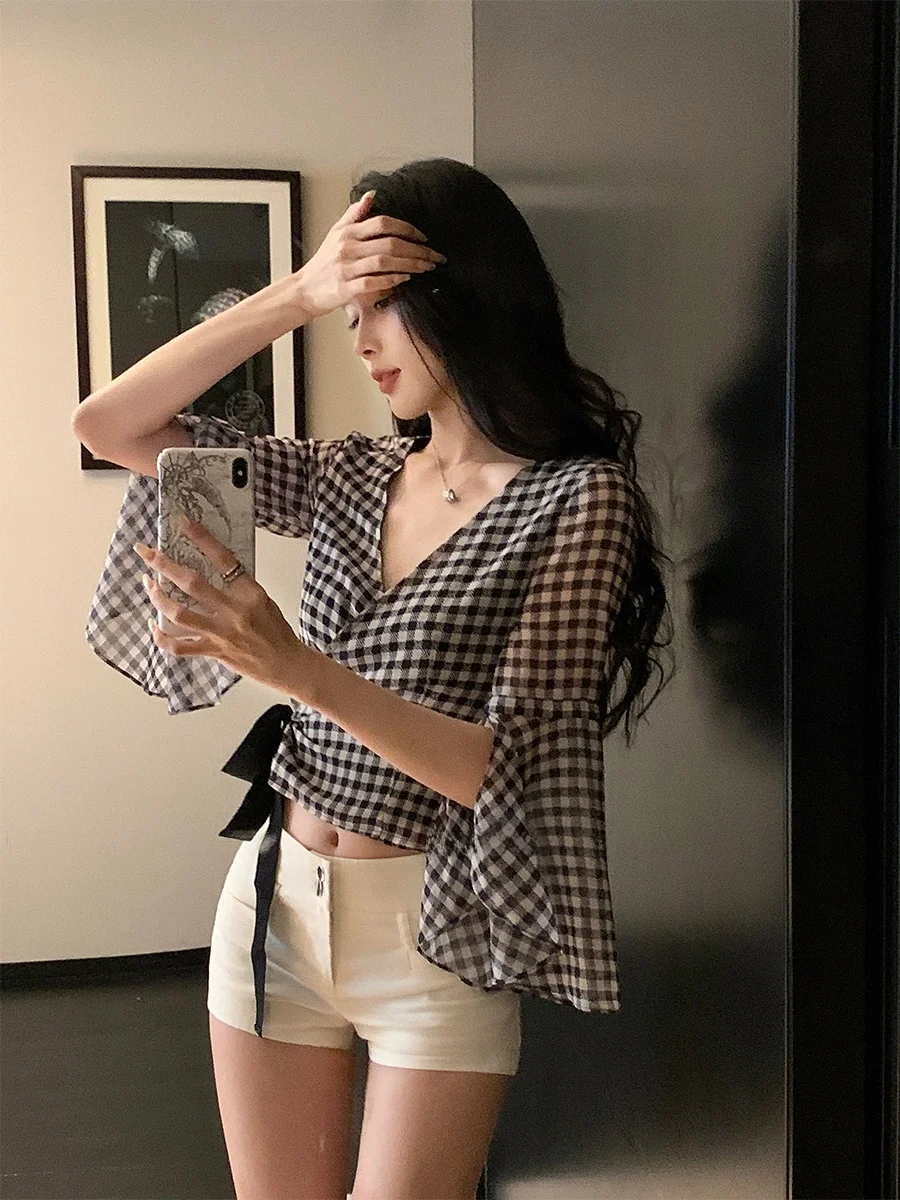 

Женский топ Chenxi He в клетку с завязками на талии, летний, приталенный, винтажный, с V-образным вырезом, рукавами-колокол, модная повседневная одежда