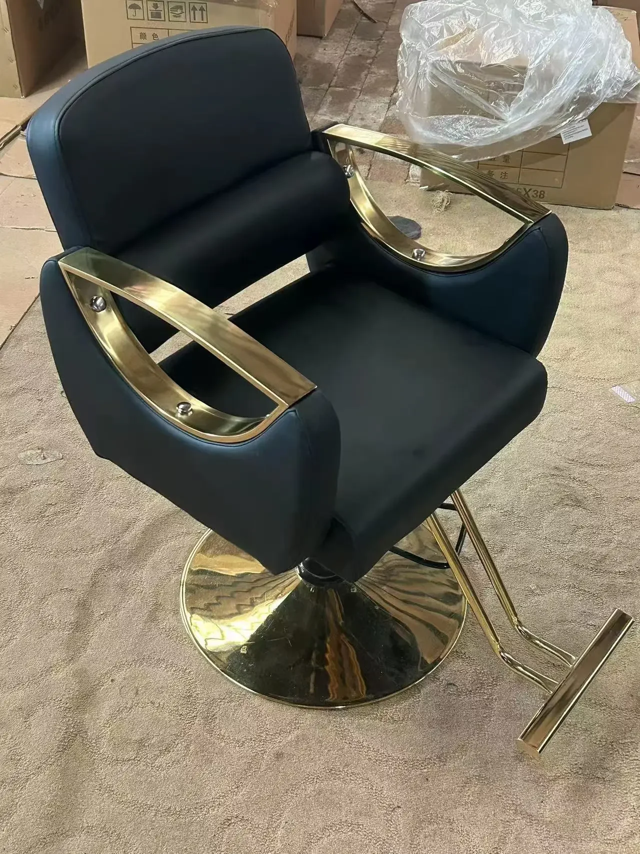 2026 High-end Hair Salon Furniture Armchair Can Rotate and Lift Stainless Steel Black Metal Men's Barber Seat Chair