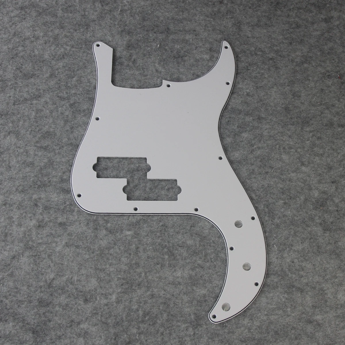 FLEOR 1 Stück PB Bass Schlagbrett Bass 4 Saiten PB Bass Schlagplatte 13 Löcher mit Schlagbrettschrauben – Detail 5