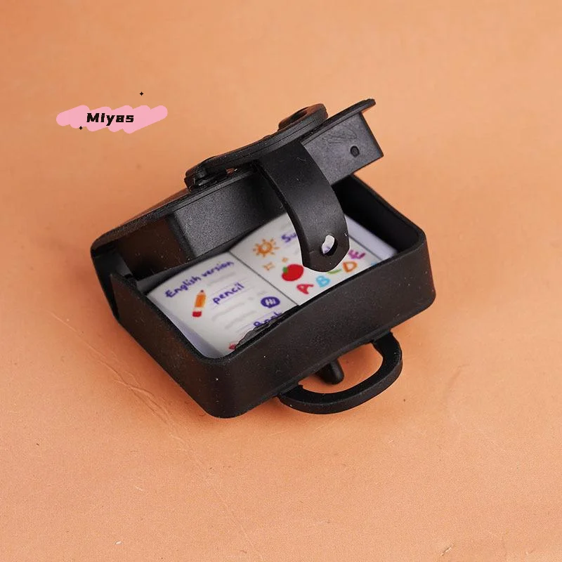 Miniatuur Klaslokaal Decor Speelgoed Set 1/12 Schaal Poppenhuis Bureaus Stoelen Schoolbord Boeken Schooltassen Model Poppenhuis Accessoires