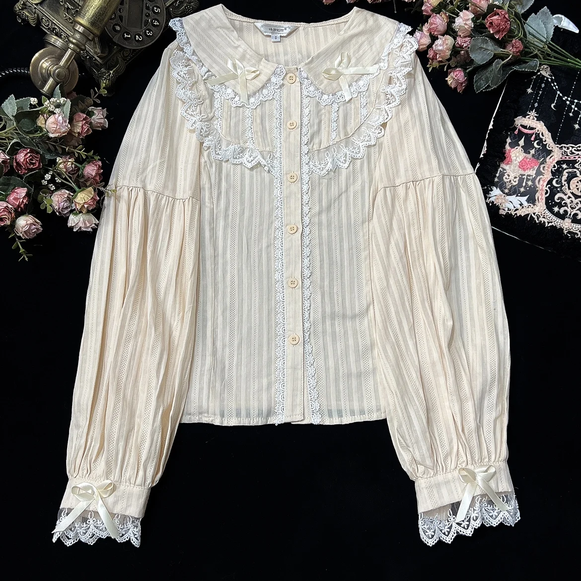 Koszula Lolita na wiosnę i jesień 2025, urocza bluzka bazowa, słodka, piękna damska koszula z długim rękawem, kołnierzyk Peter Pan, urocza kokarda, uniwersalne koszule.