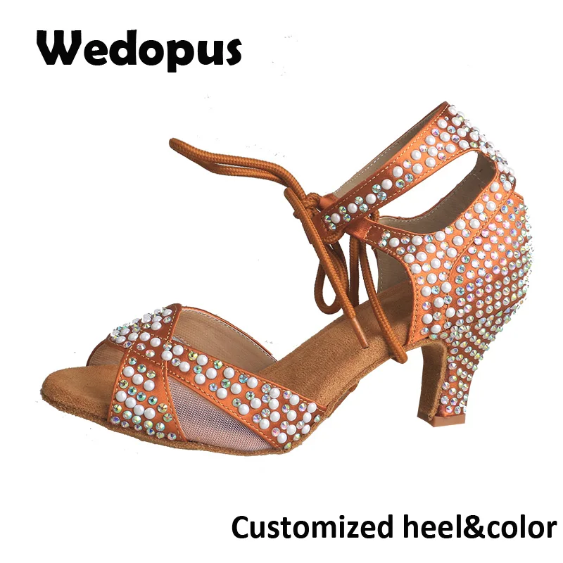 

Женские туфли для латиноамериканских танцев на низком каблуке, танцевальные сандалии из ткани танна с кристаллами и жемчугом, индивидуальный дизайн каблука