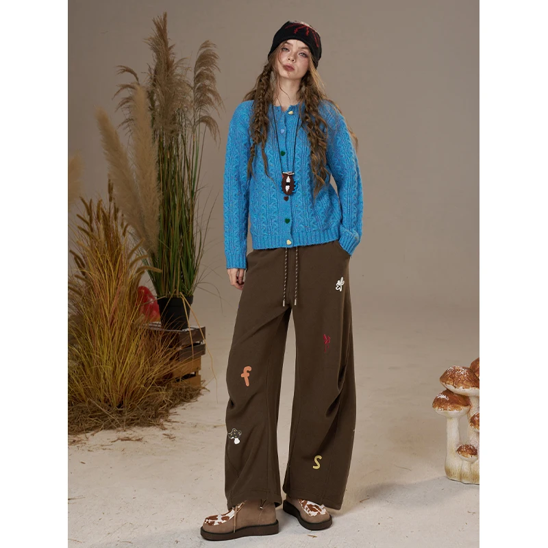 ELFSACK 2025 Winter New Arrivals Casual Cute Drawstring Cartoon Embroidery Sweatpants For Woman