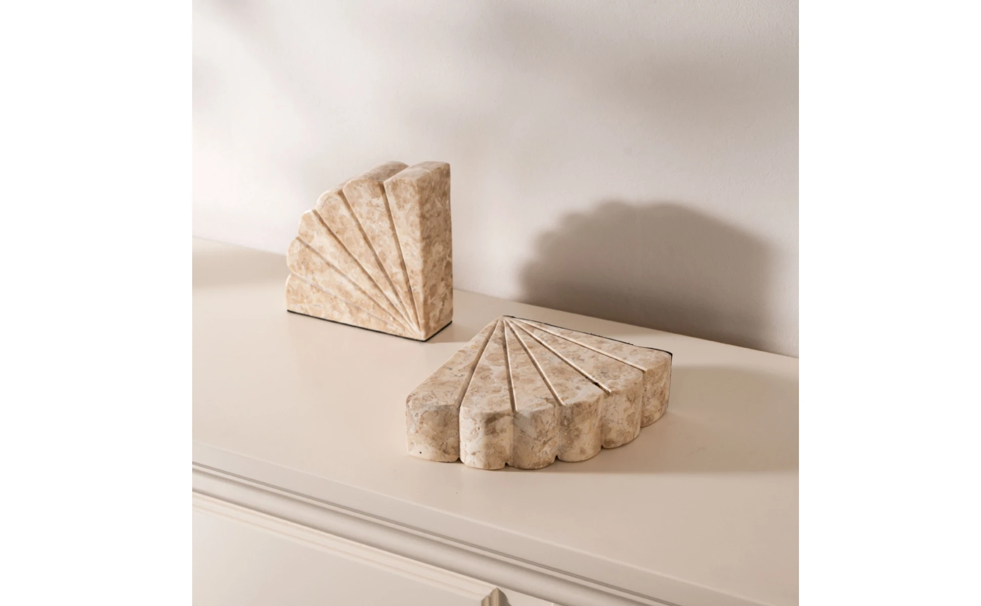 Marbled Shell-shaped Bookends Stable Base Artisan Crafted Neutral Shelf Support for Home and Office Organization