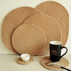 Natural Placemats Round Woven Placemats Straw Braided Rattan Placemat Non-Slip Heat Resistant Hand Mat for Kitchen Dining Table