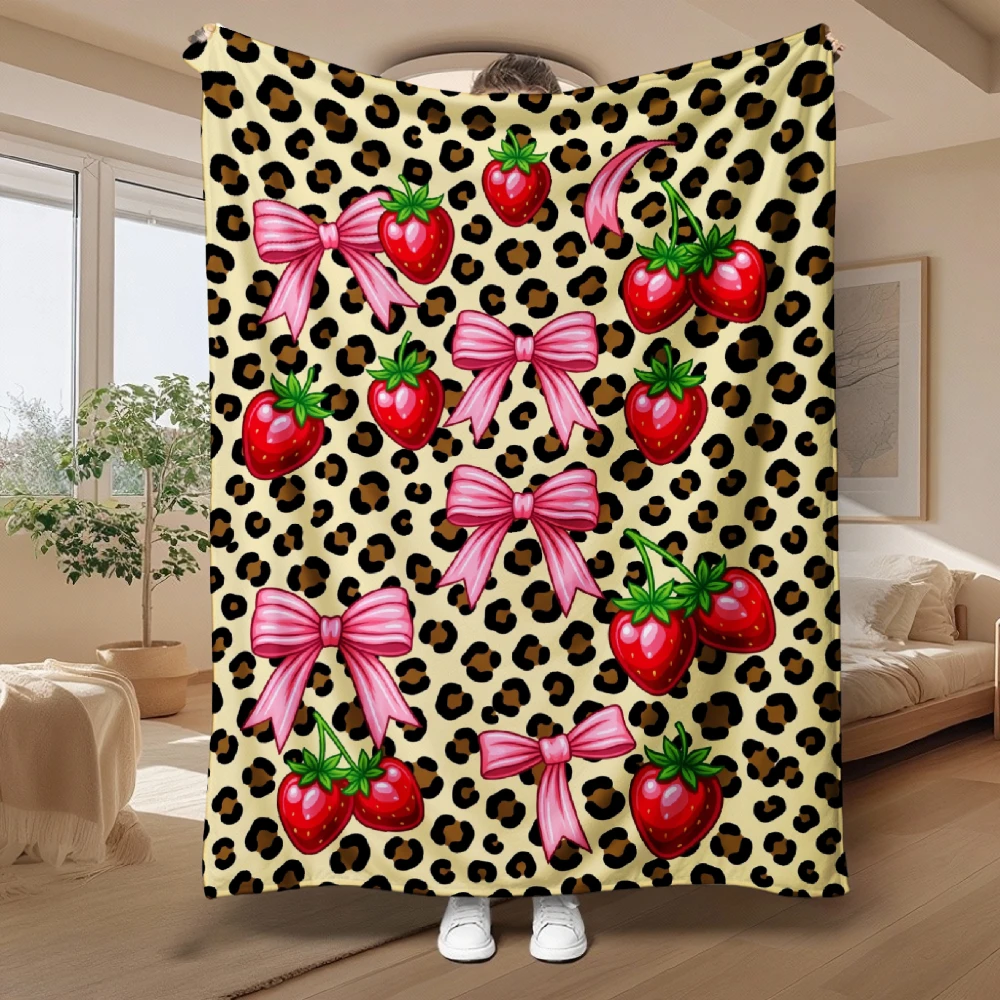 1pc Leopard Print Strawberry And Pink Bow Pattern Flannel Blanket Soft Comfortable Warm Bed Cover Autumn Winter Season Living Room Bedroom Sofa Halloween Thanksgiving Christmas Festival Gift