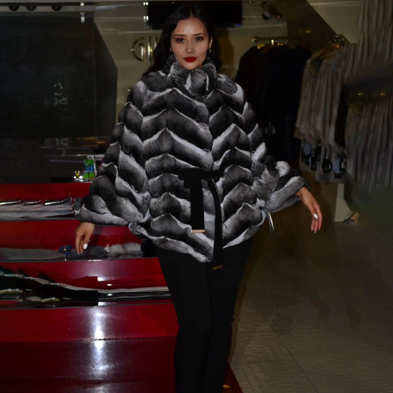 Poncho invernale da donna in vera pelliccia di coniglio Rex cincillà, mantello di lusso di media lunghezza, caldo soprabito in vera pelliccia 