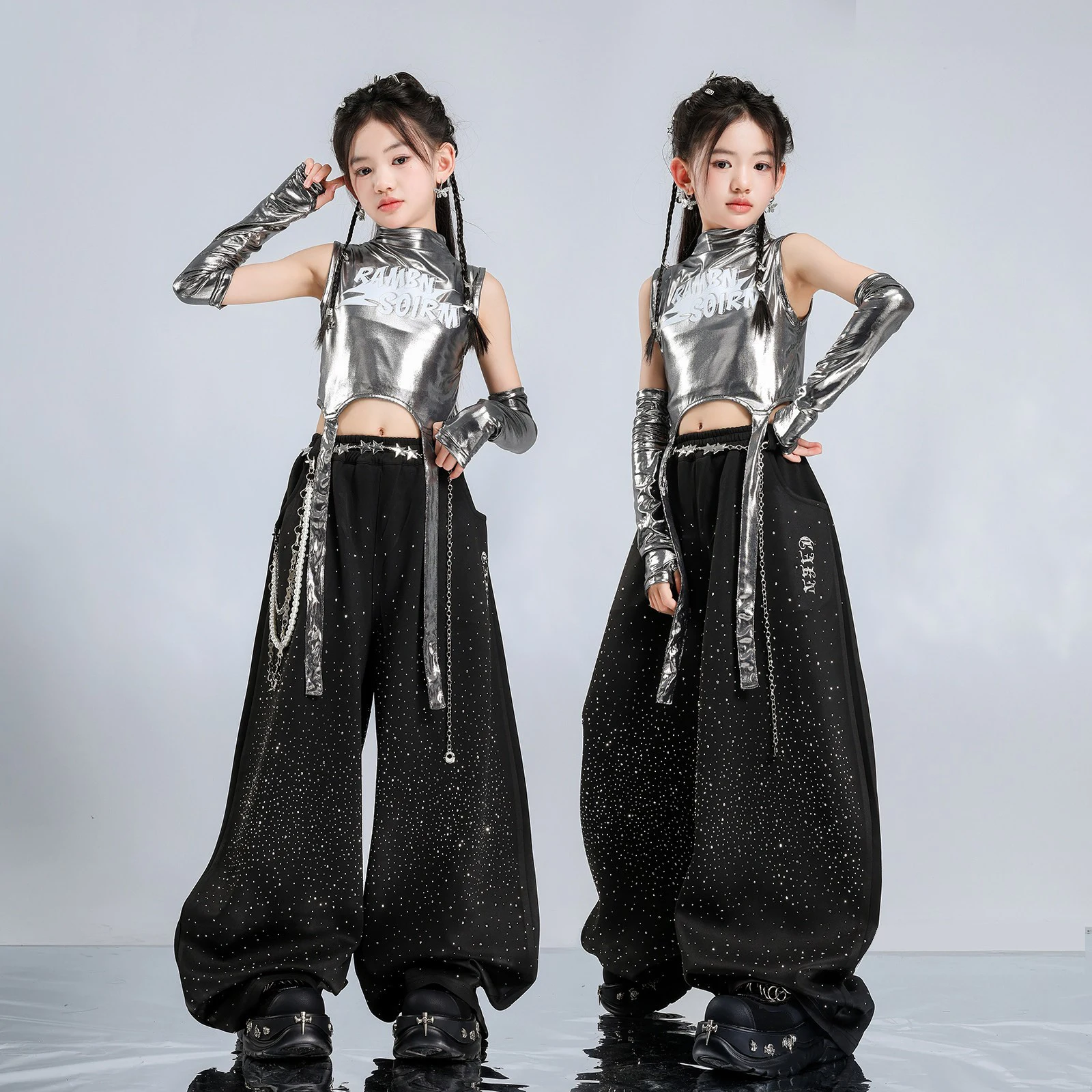

Костюм для джазовых танцев K-pop групп: серебряный жилет, брюки со стразами, наряды для выступлений в стиле хип-хоп, детская одежда для концертов и сценических показов