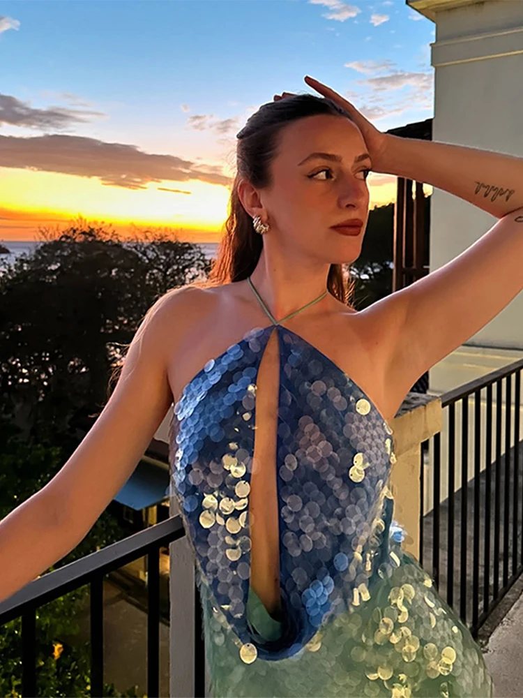 セクシーなスパンコールのキラキラ輝くミニドレス レディース 高級 ブルーグリーン パッチワーク ホルターネック ショートドレス 夏のイブニングパーティー ブライトドレス 2025