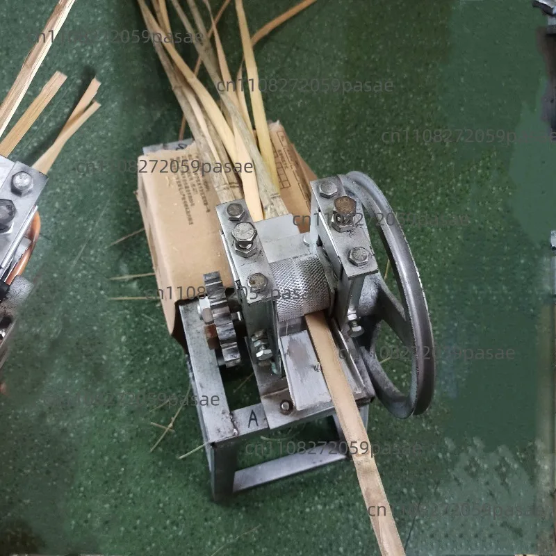 Manual Bamboo Strip Drawing Machine Thin Bamboo Strip Open Cutting Machine Drawing Machine