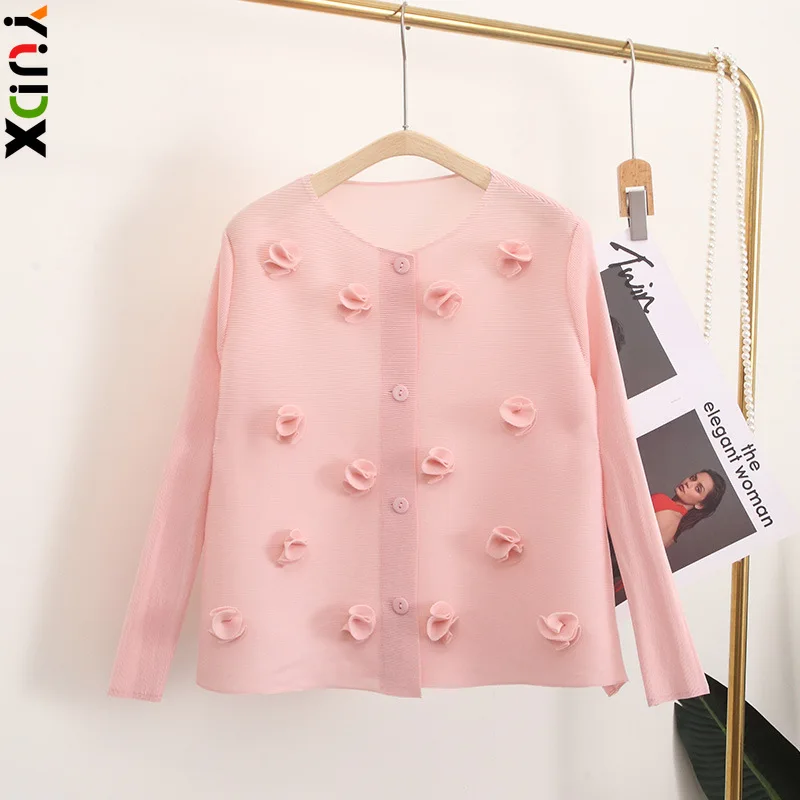 

YUDX Top Flower Early 2024 Autumn New Niche Design Versatile Pleated Slim Cardigan High-end T-shirt Women's Clothing