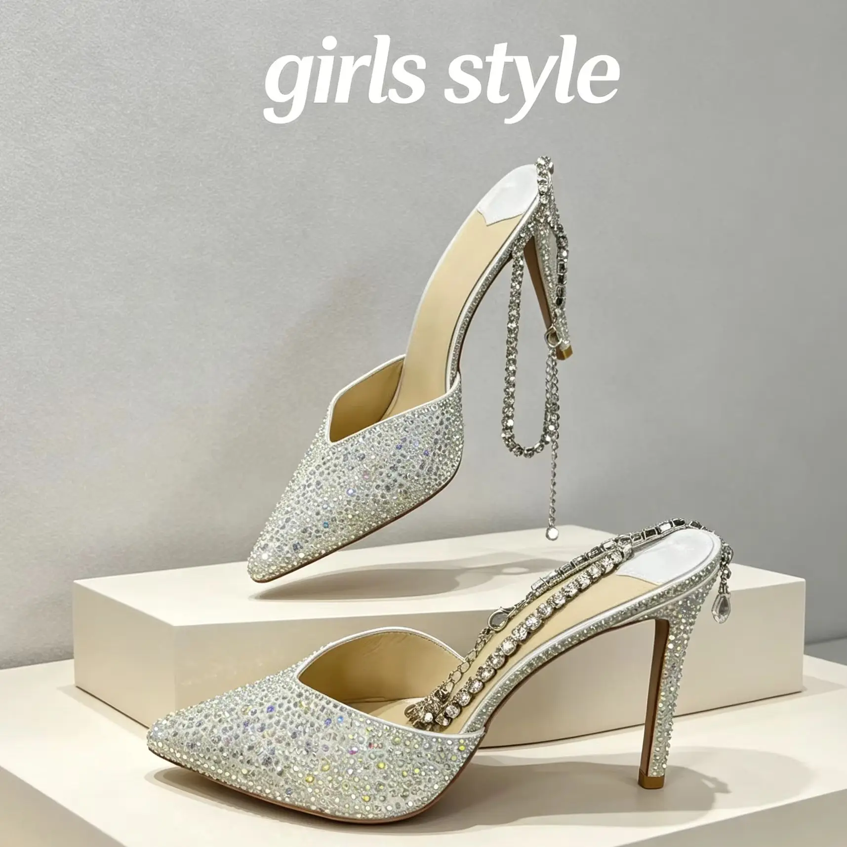 Spring 2026 New Silver Women's High Heels Pointy Toe Thin Heel Chain Rhine-Diamond Decorative Elegant Temperament Women Sandals