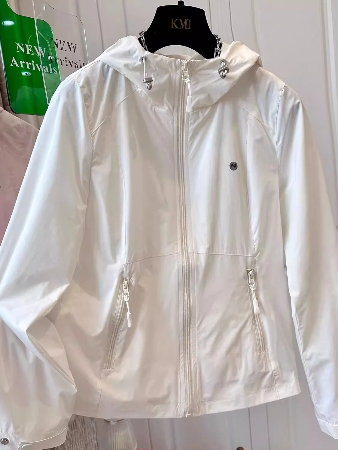 

Летняя тонкая модная одежда большого размера с капюшоном для защиты от солнца, для активного отдыха, повседневная, стройнящая, для мужчин...