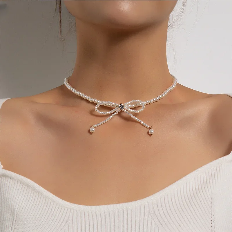 Collar elegante con lazo de perlas de imitación para mujer, gargantilla con lazo de perlas de imitación simples, collar con borlas geométricas estéticas