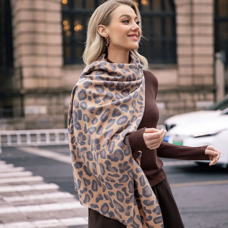 

New Vintage Leopard Imitation Cashmere Scarf Versatile Hijab Shawl Hair Wrap Winter Women's Warm Soft Fashion Large Neck Warmer