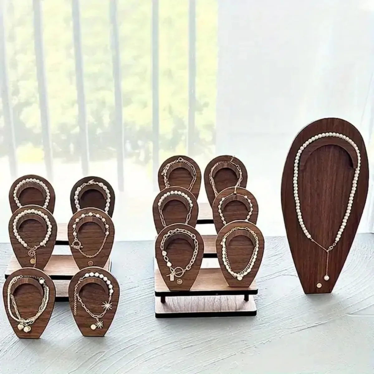 

Wooden Jewelry Rack Luster-Preserving Jewelry Display Stand Wood Necklace Display Structured Bracelet Holder For Tabletop