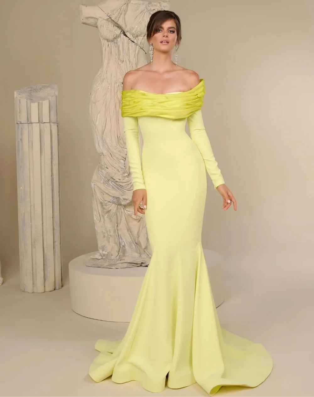 カスタマイズされたマッチングジャージープリーツトランペットオフショルダーロングドレスオーダーメイドの機会にふさわしい絶妙な中国風