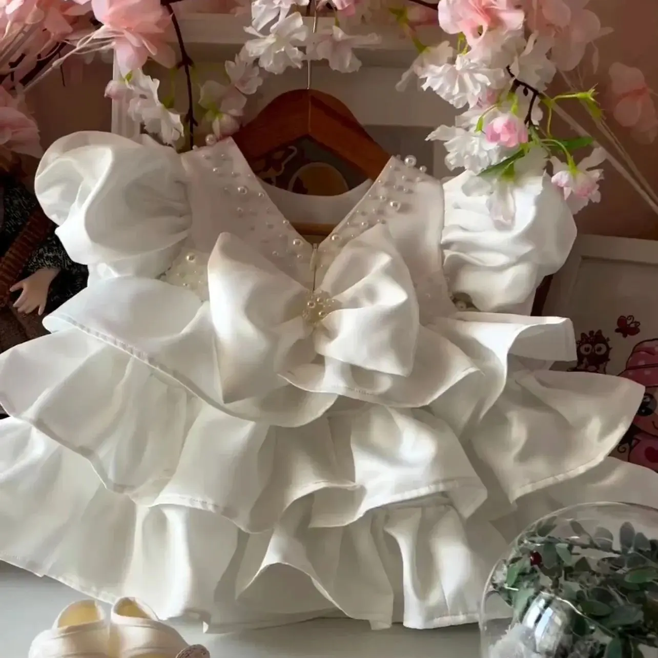 

Vintage White Baby Christening Gowns Tiered Ruffles Girls Baptism Luxury Pearls Newborn Kids Birthday First Communion Dresses