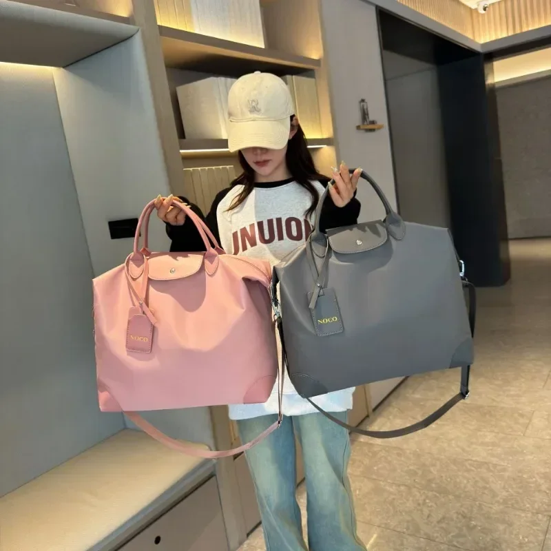 Hello Kitty Tas Travel Wanita Wanita Tas Tangan Wanita Kapasitas Besar Tas Olahraga Fashion Tahan Air Tas Bagasi Tas Bahu Hadiah