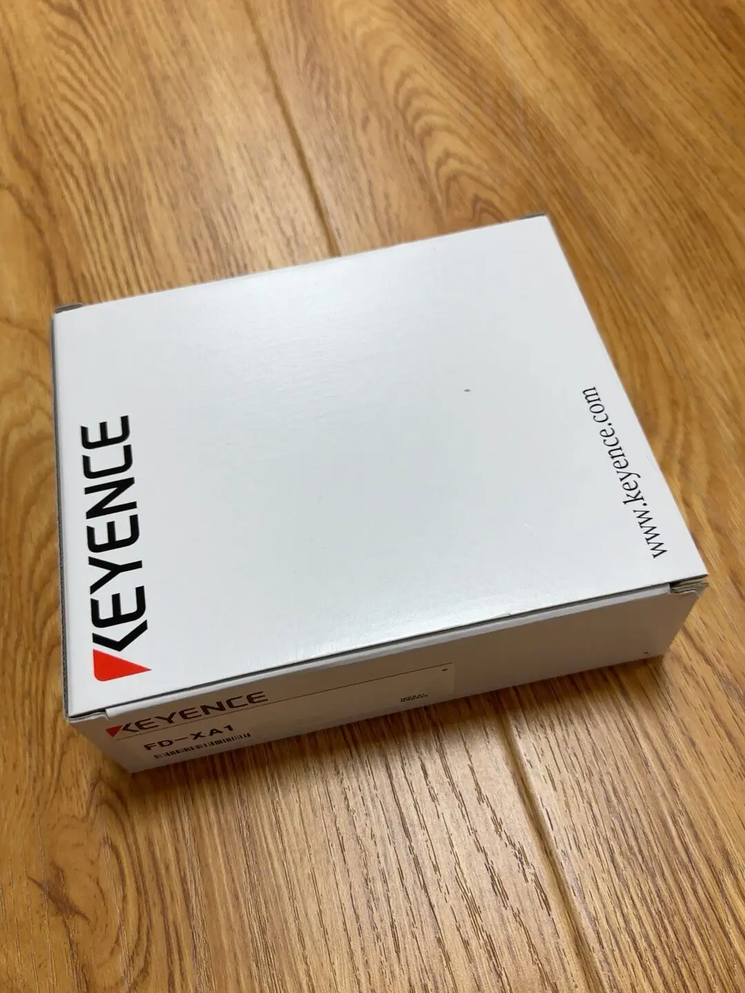 KEYENCE FD-XA1 Is Brand New And Unused, The Box Size Is The Same, And The Packaging Is Clean.