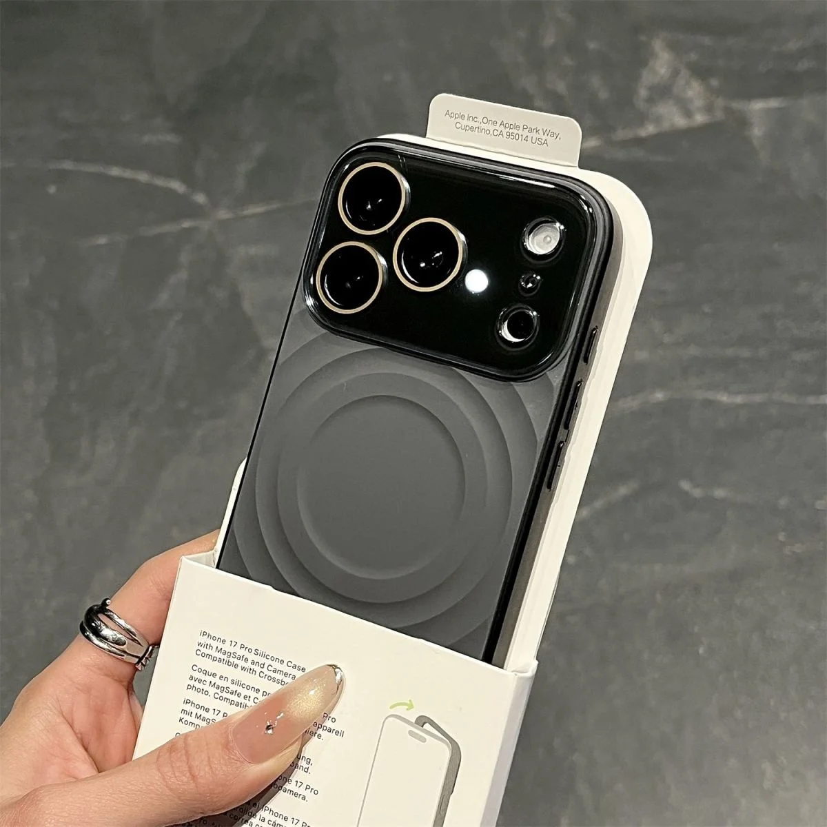 Modische Flüssig-Silikon-Handyhülle mit Wasserwellenmuster und großem Fenster für iPhone 17 16 15Pro Max 18Pro, Magsafe Magnetische Ladehülle – Detail 11