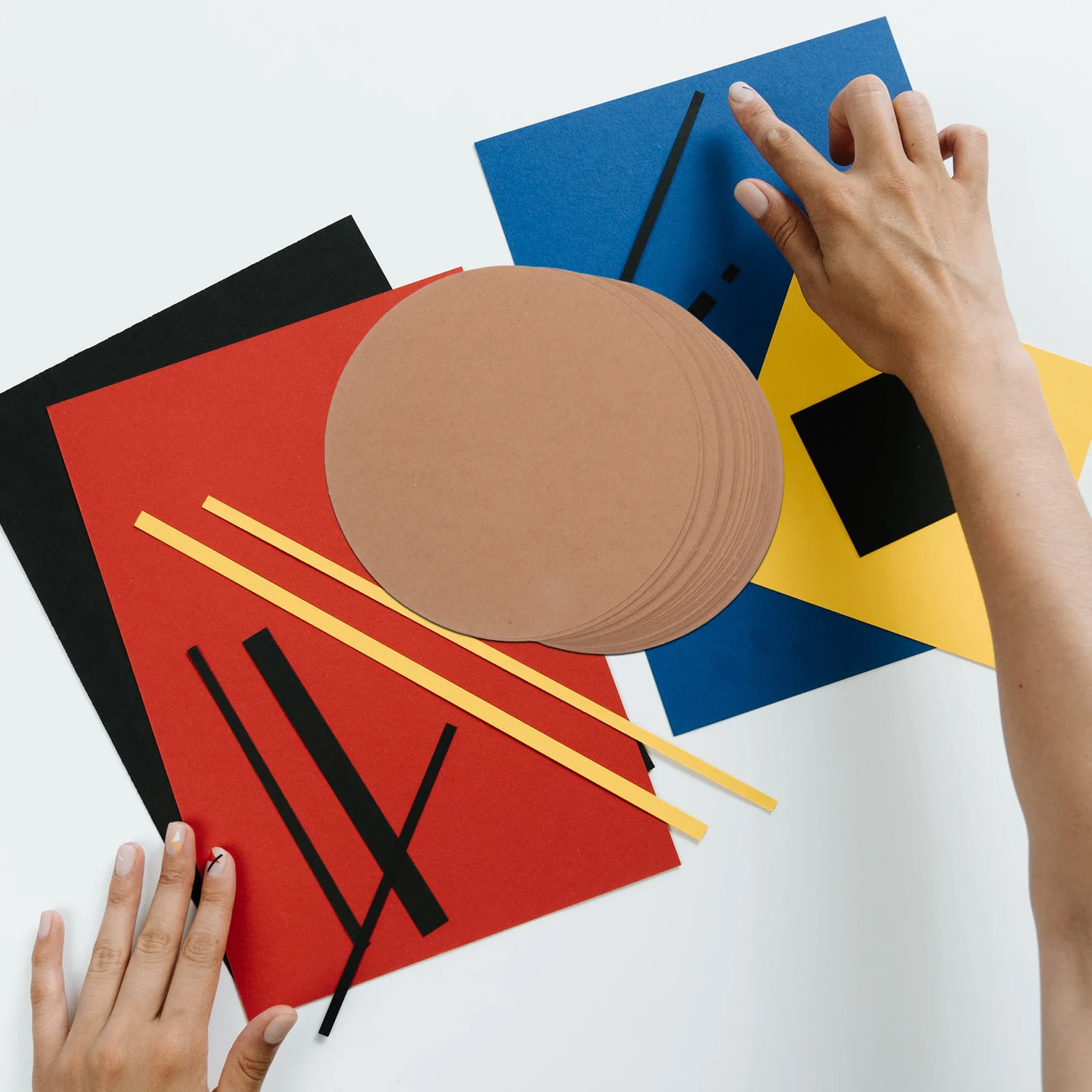 

100Pcs Round Colored Crafting Paper Ideal for Watercolor Oil Painting School Projects Origami Activities