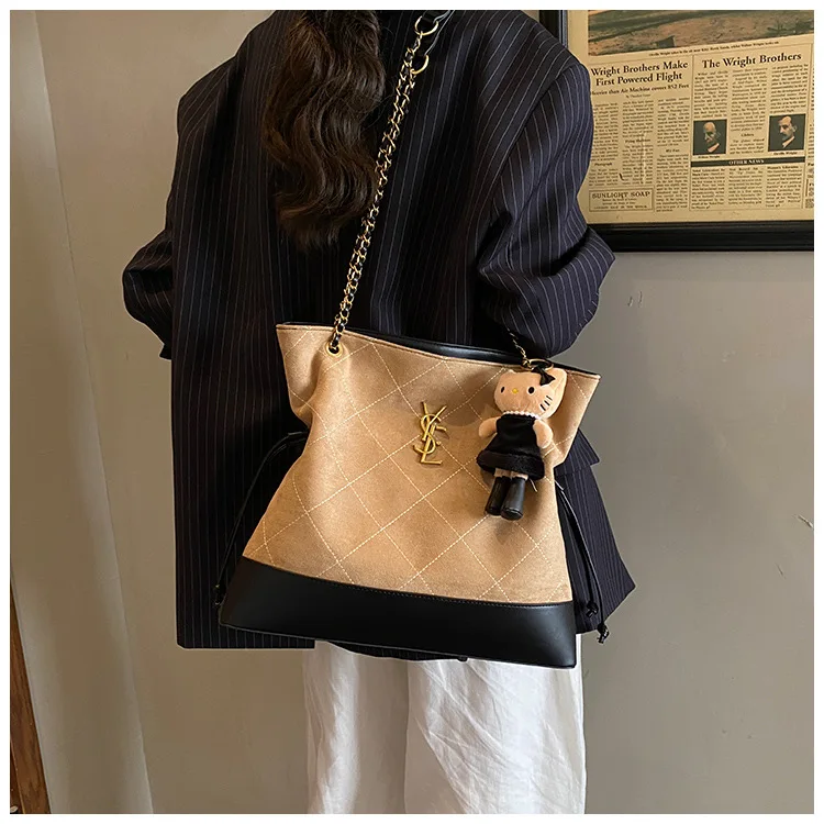 

2025 Designer Bucket Bag - Spacious Crossbody Purse with Chain Strap, Versatile Work Tote for Women, Office & Travel