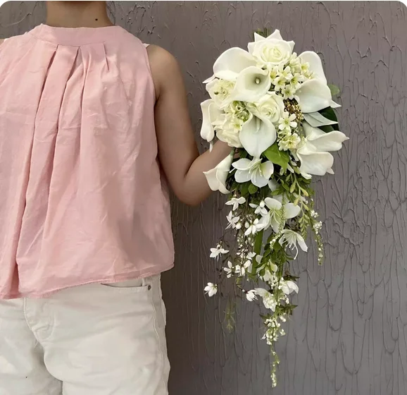 

Hand-held high-end wedding bouquet photo studio photography props drop-shaped artificial flowers wedding DIY Valentine's Day