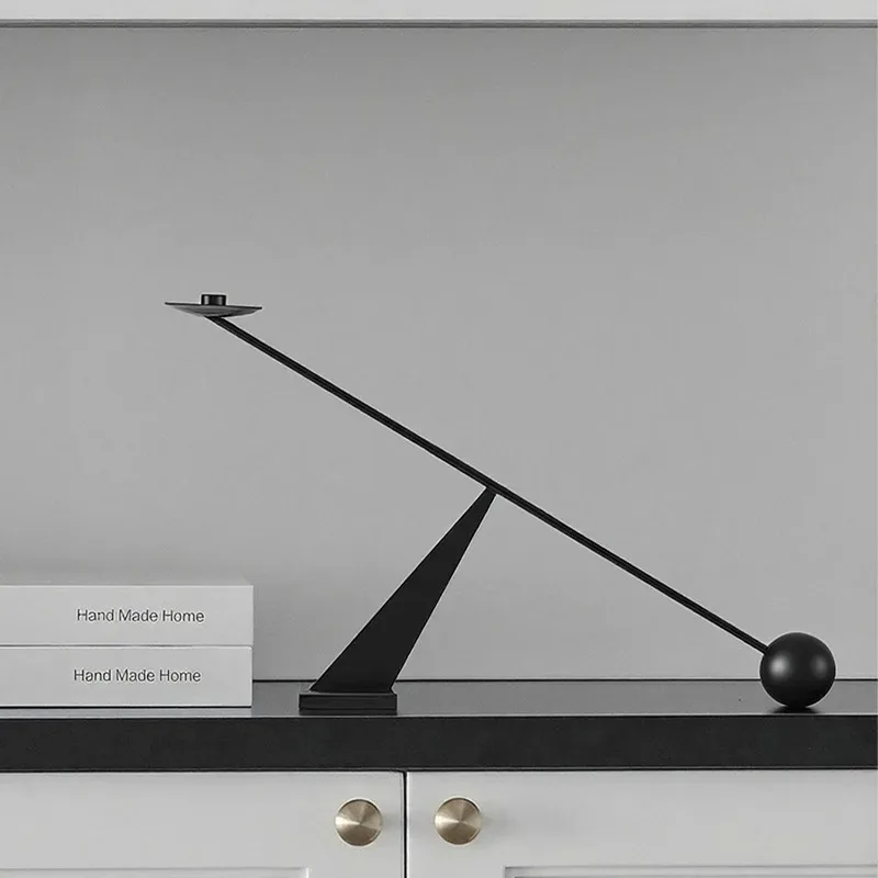 Modern Metal Candlestick High-end Housewarming Decor Romantic Dinner Candle Holder Restaurant Desktop Art Ornament view 2