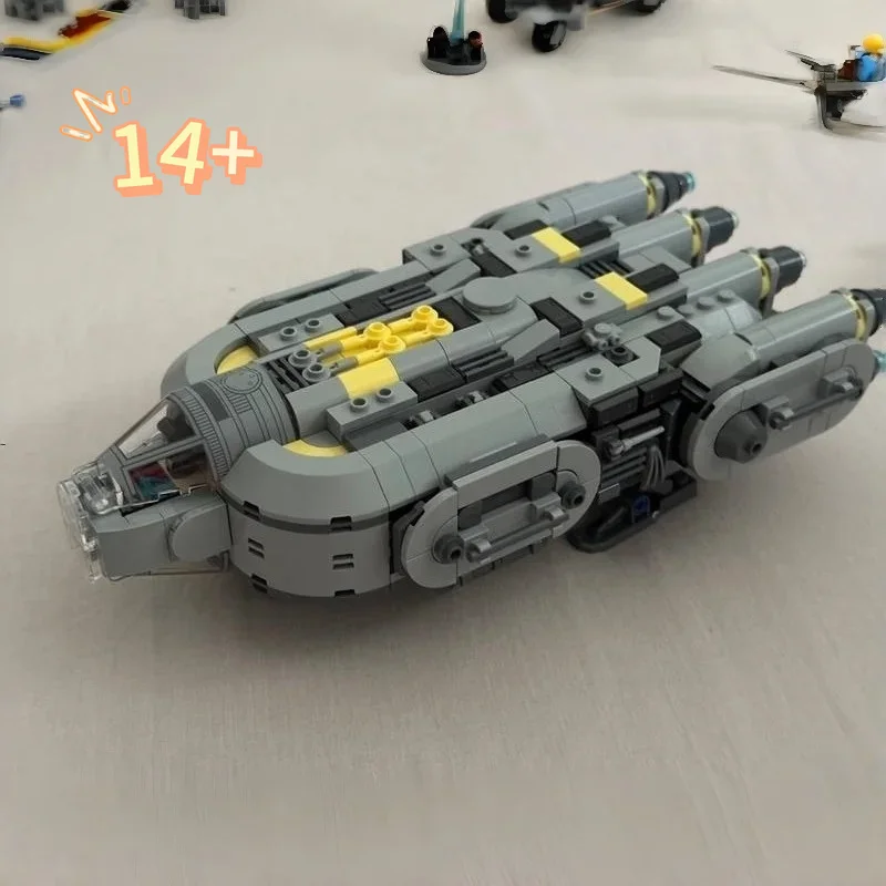 2026 Auf Lager Weltraumschlacht Interstellares Transportfahrzeug Bausteine 701 Teile Raumschiff-Bausatz Heimdekoration Spielzeug Geschenke