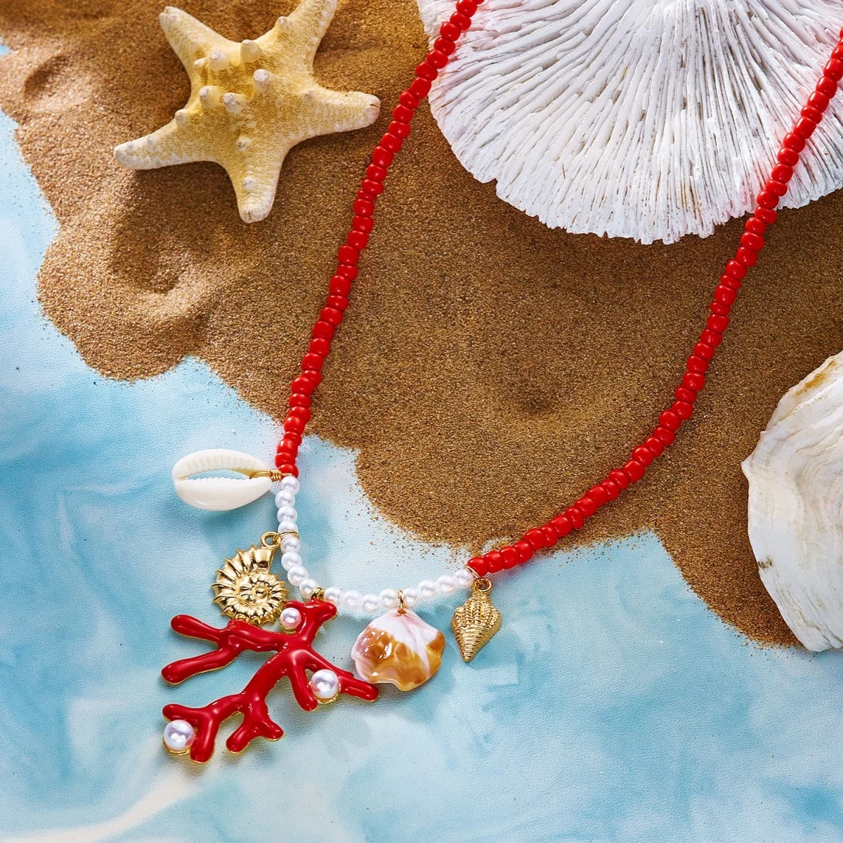 Sommerliche Reisperlen-Halskette mit Korallen- und Muschelanhänger für Damen und Herren – Boho-Muschel-Choker für Urlaub, Party und modische Schmuckgeschenke – Detail 16