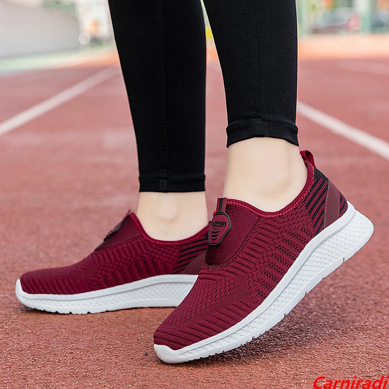 Unisex Spring Middle-aged Breathable Walking Shoes Men Lightweight Soft Flying Woven Casual Sneakers Women Mother Fitness Shoes