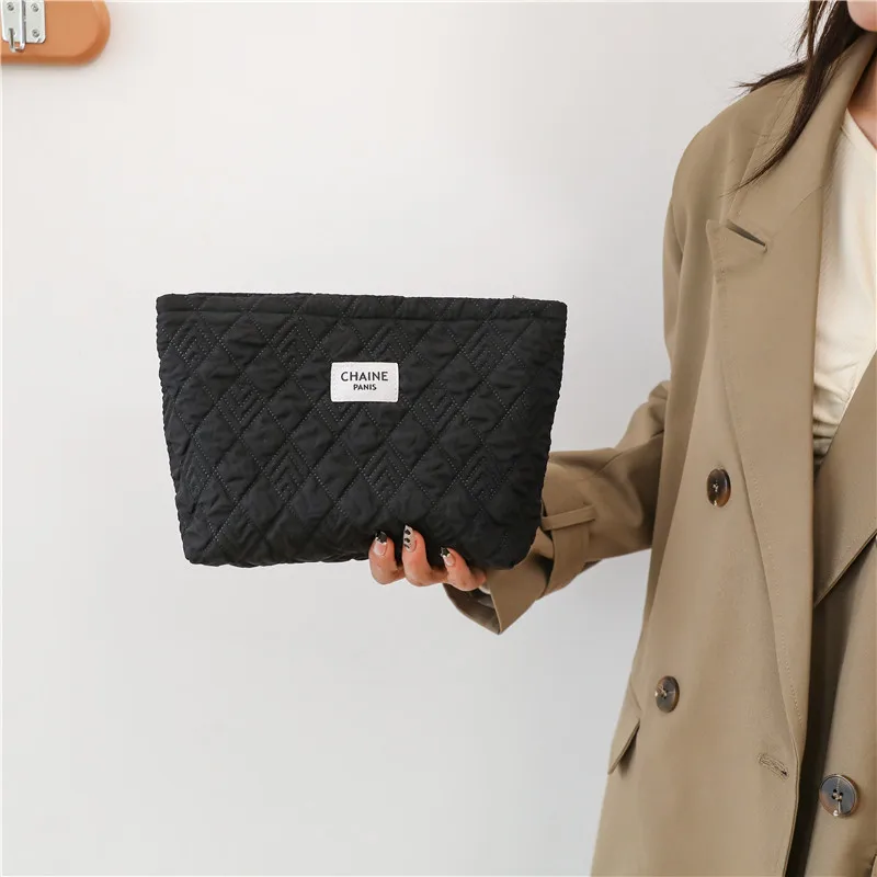 

Sweet Retro Crossbody Bag with Unique Style - Niche Trendy High-End Exquisite Design for Women's Casual Fashionable Looks