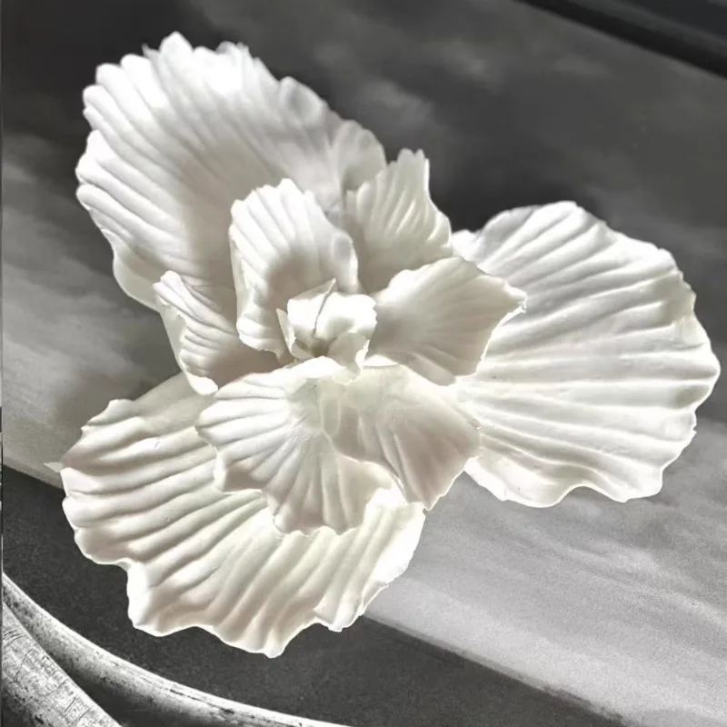 New Chinese-style wabi-sabi wind sales office, peony flower ceramic model room, study entrance aisle, soft vase 3