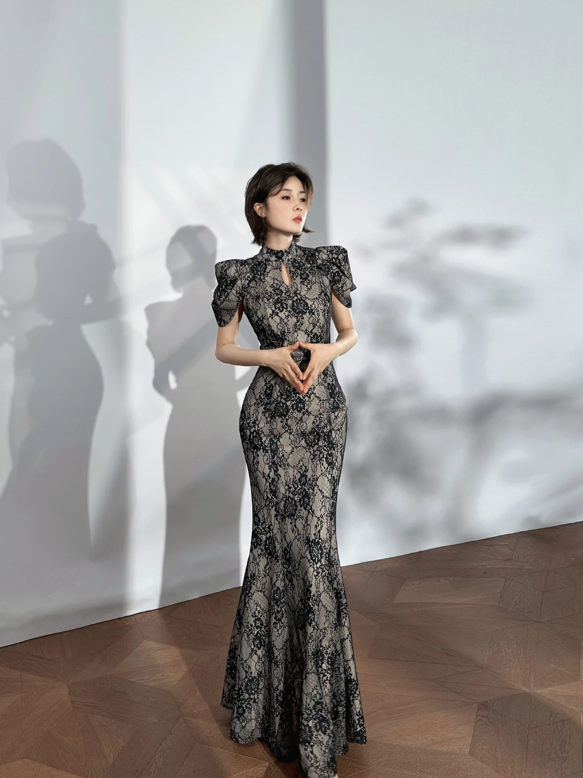 

Элегантное облегающее платье XULU Original с ажурными вставками, рукавами-фонариками и декоративной отделкой на талии, новый стиль для женщин.